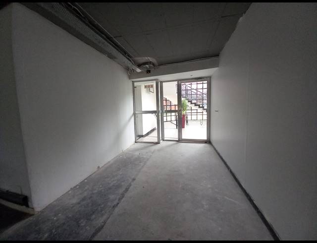 246M² OFFICE TO LET IN BRYANSTON
